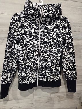 Lululemon Scuba Full Zip Hoodie Size 6 Black White Floral Laceoflage Thumbholes